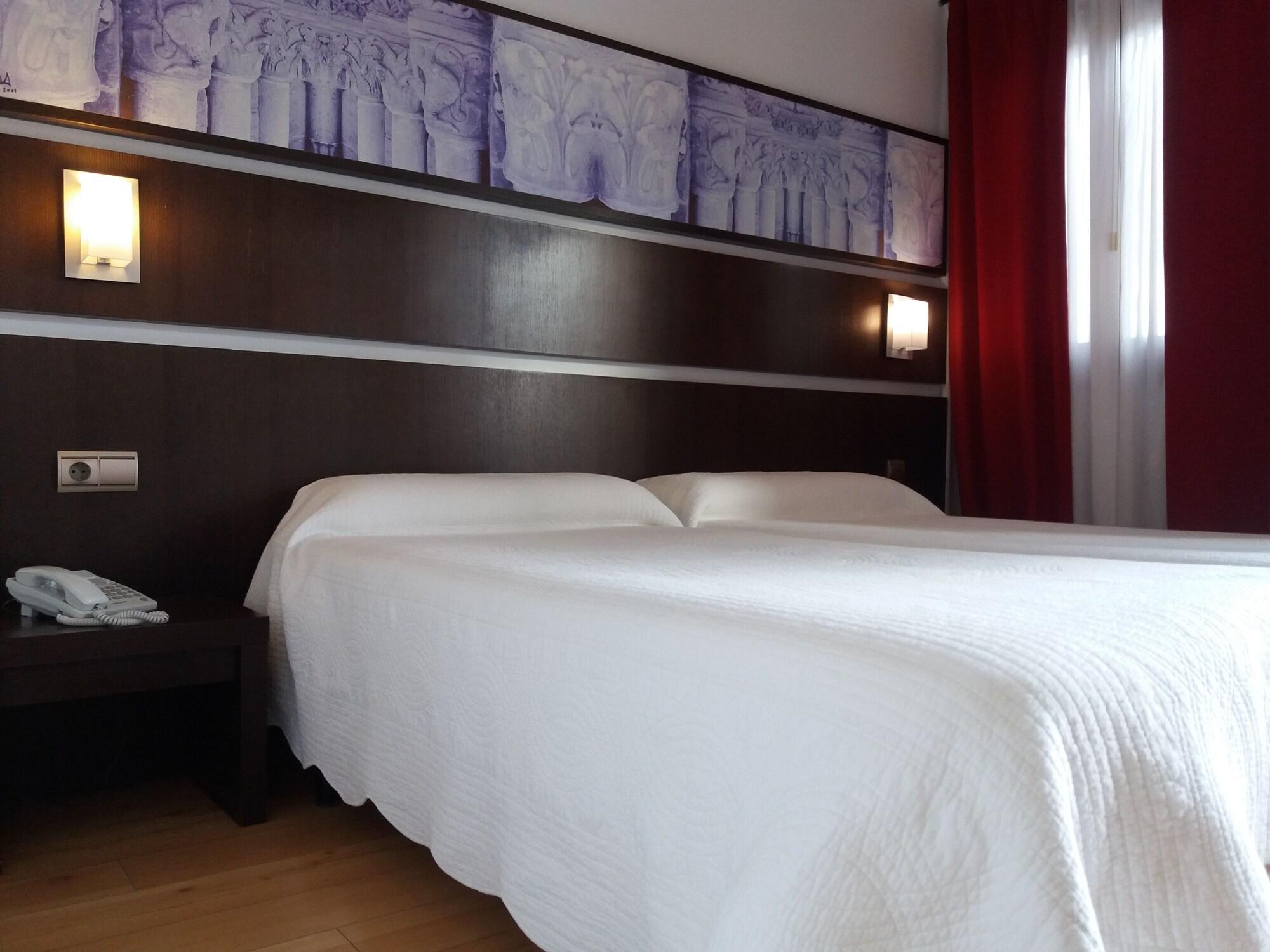 Hotel Rey Sancho นาวาเรเต ภายนอก รูปภาพ